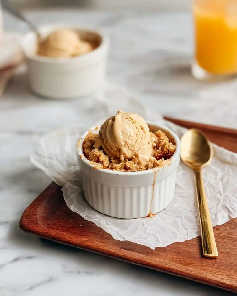 100-Calorie Single-Serving Apple Crumble Recipe