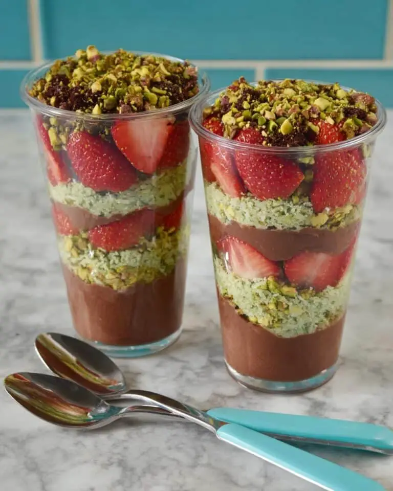Dubai Strawberry Cups Recipe