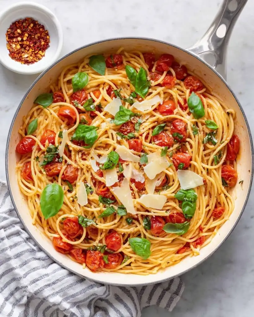 Pasta with Cherry Tomatoes and Basil Recipe