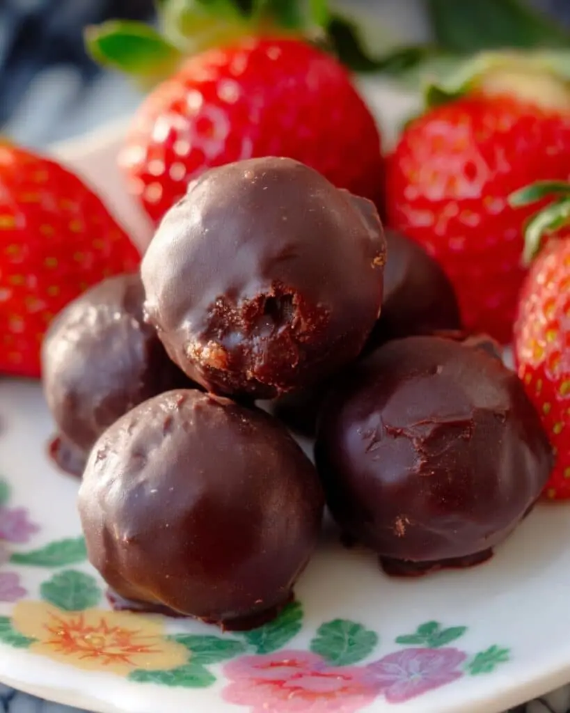 Vegan Coconut Cream & Strawberry Bliss Balls Recipe