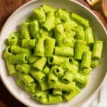 Vegan Creamy Spinach Garlic Pasta with Cashews and Parsley Recipe