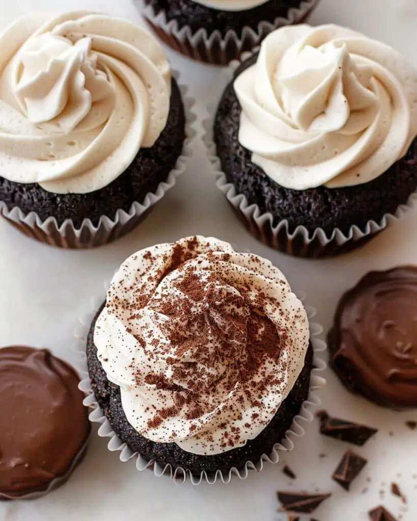 Buttercream Icing for Cupcakes (Vanilla and Chocolate)