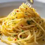 Garlic Spaghetti (Garlic and Olive Oil Pasta) Recipe