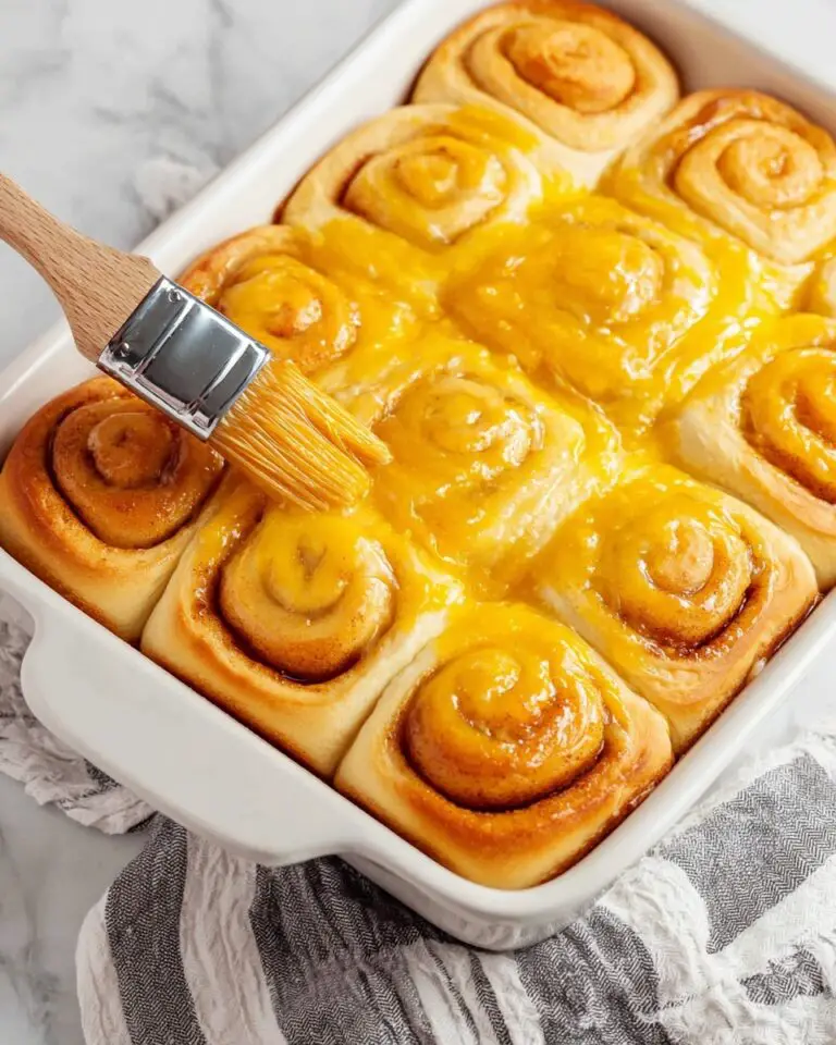 Buttery Cheddar Garlic Rolls Recipe