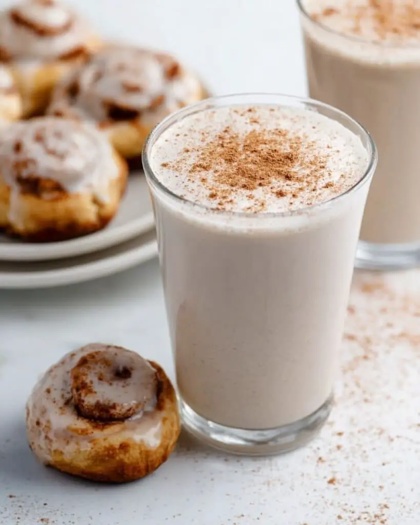 Cinnamon Roll Breakfast Smoothie Recipe