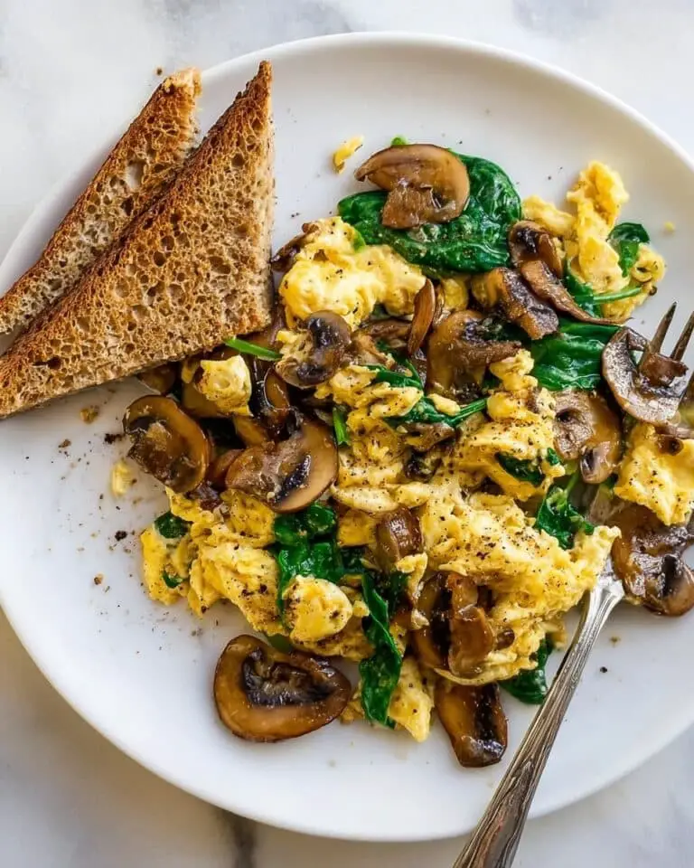 Mushroom-Spinach Scrambled Eggs Recipe