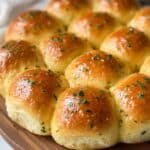 Easy Garlic Butter Dinner Rolls Recipe
