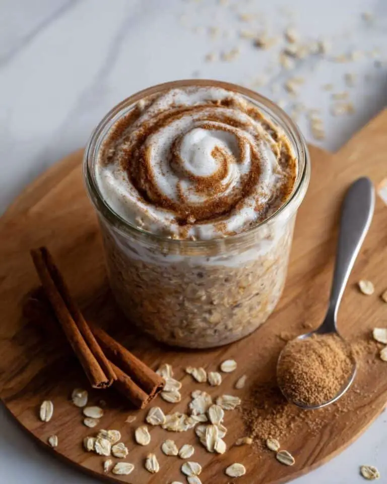 Cinnamon Roll Overnight Oatmeal Recipe