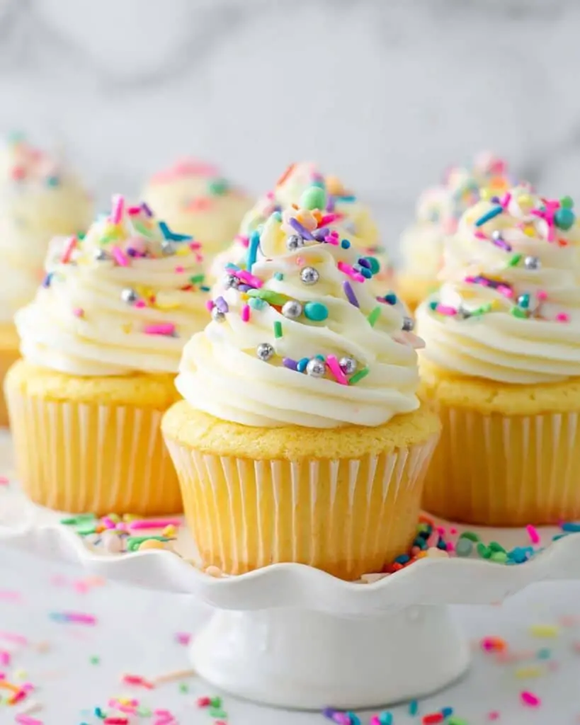 Easy Homemade Vanilla Cupcakes Recipe
