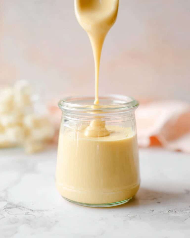 Easy White Chocolate Sauce (2-ingredient Ganache) Recipe