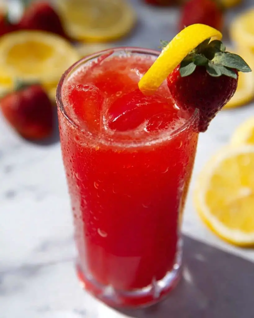 Hibiscus Tea Strawberry-Lemonade Refresher
