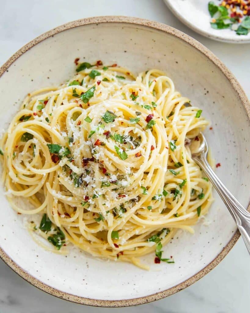Spaghetti with Garlic, Chili Flakes, and Parsley Recipe