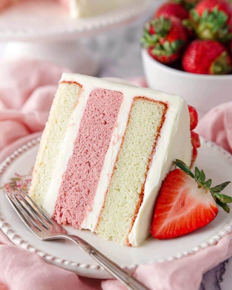 Strawberries and Cream Cheesecake Cake Recipe